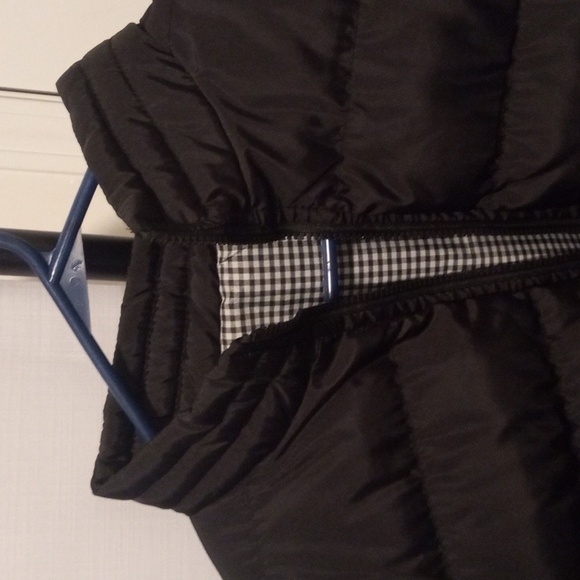 Black Bubble Vest - Picture 3 of 6